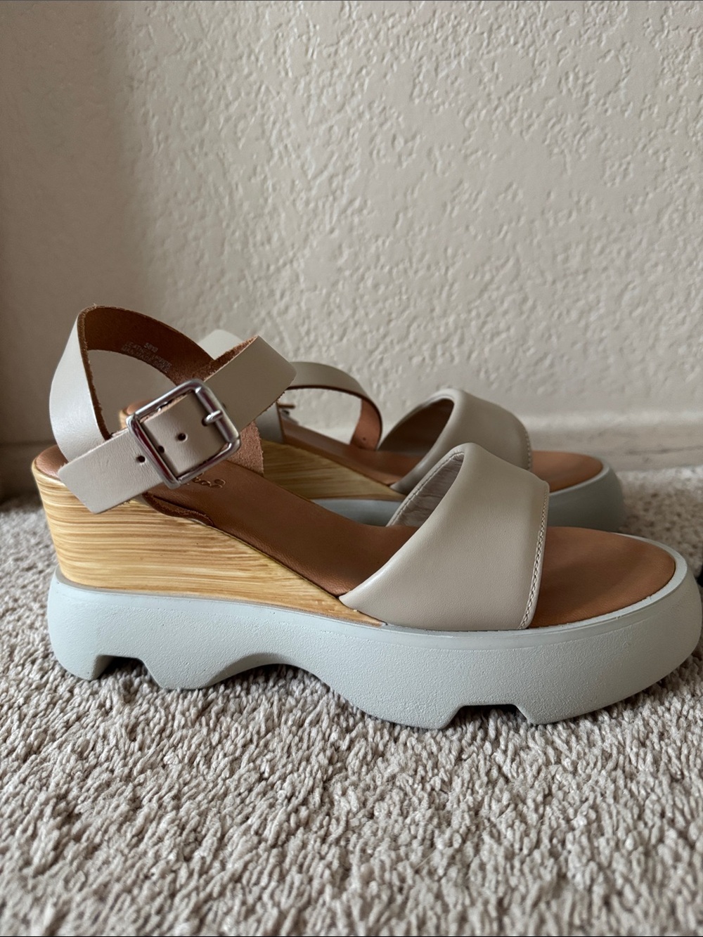 Light tan Leather Platform Sandals with Ankle Strap size 39